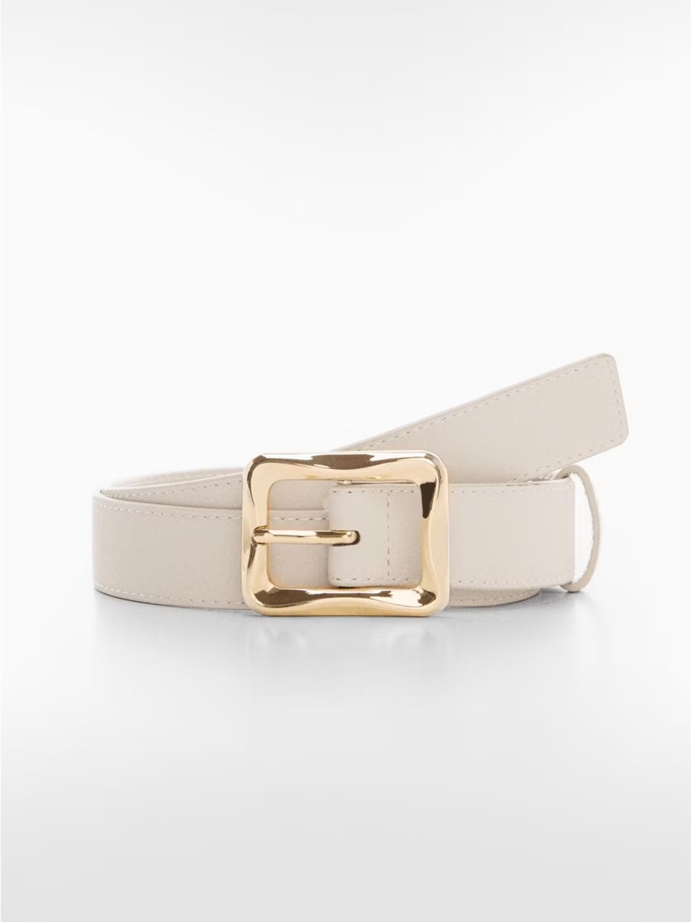 Mango belt with irregular buckle